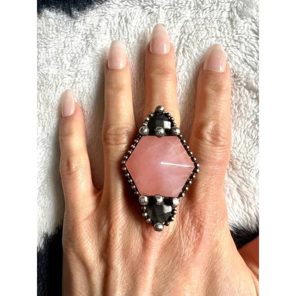 MASSIVE Rose Quartz Love Statement Ring - Picture 5 of 12